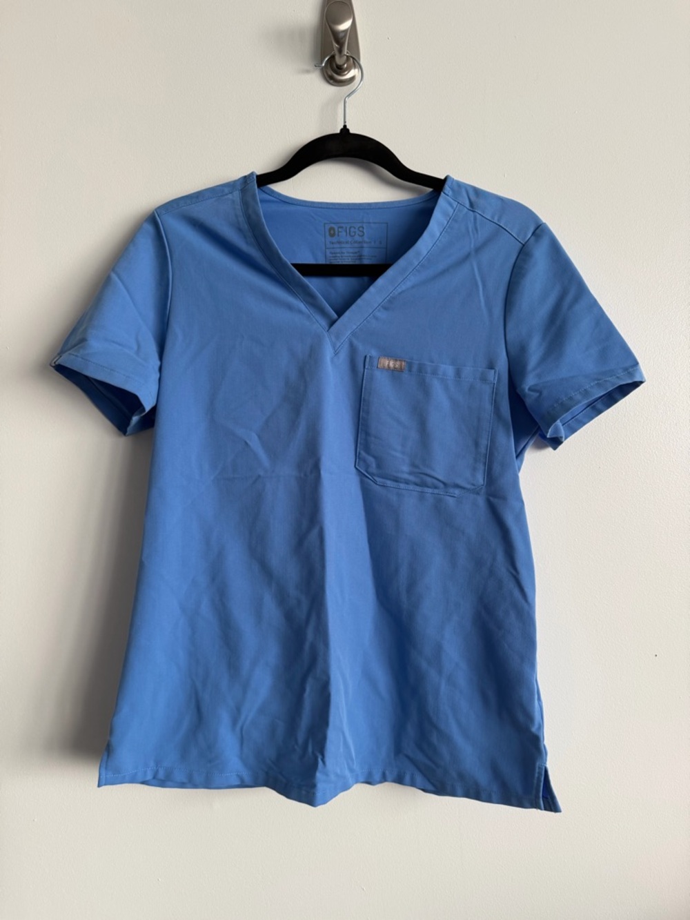 FIGS V-Neck Catarina Women’s Scrub Top in Ceil Blue